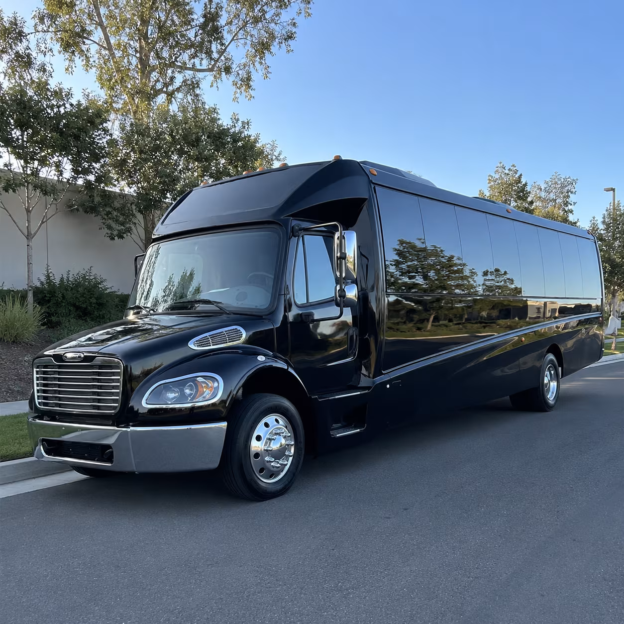 huntington beach 25 passenger minibus